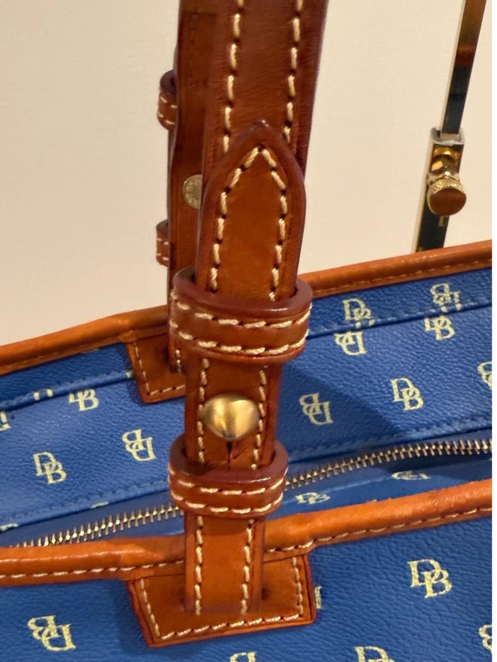Dooney & Bourke Gretta Small Leisure Shopper Tote EUC - Picture 4 of 15